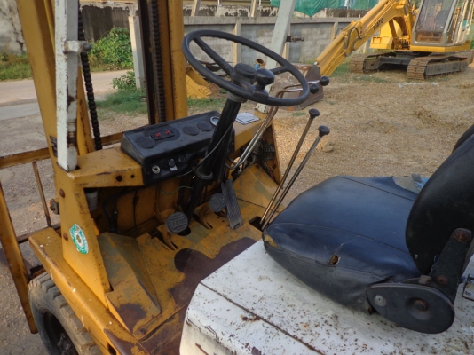 ขายรถยก TCM FD25 Z2 เครื่องดีเซล ติดต่อคุณจิ๊ด โทร. 089-7949488