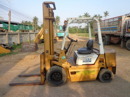 ขายรถยก TCM FD25 Z2 เครื่องดีเซล ติดต่อคุณจิ๊ด โทร. 089-7949488