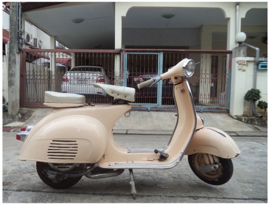 Vespa สีครีมลดสุดๆ 35000 บาท Vespa สีครีมลดสุดๆ 35000 บาท