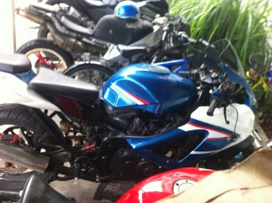 ขาย GSX400 ทะเบียนแท้ พรบ ครบ ภาษีหมด57 แฟริ่งK5 ไมล์ดิจิต้อล มีคลิบให้ดูครับ line มาเลย