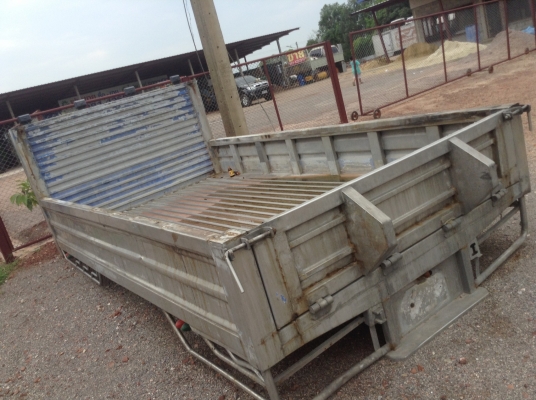 กระบะสแตนเลส ถอดจากISUZU NPR. 130 ซัซซี่ห้าง 0.75เมตร กว้าง 2.25 เมตร ยาว 4.4เมตร ขาย 85,000 บาท
