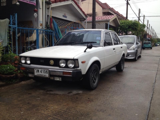 ขออณุญาติ ขาย ครับ toyota ke 70 สภาพพร้อมใช้ ไฟกลมเเท้ กระจกเรโททรงกระสุน ล้อ tom เเท้ หางหลังยุ่นเเท้ โลโก้ jaf เเท้ เเอรหนาวมากกกกก เครื่องเพิ่งโอเวอฮอลมา ไม่หลวม ควันไม่ไหล ระบบไฟครบๆไฟติดทุกดวง ภาษีไม่ขาด เครือง เดิม 5เกียร เเบตใหม่ ยางดี สีพอได้ ขับไ