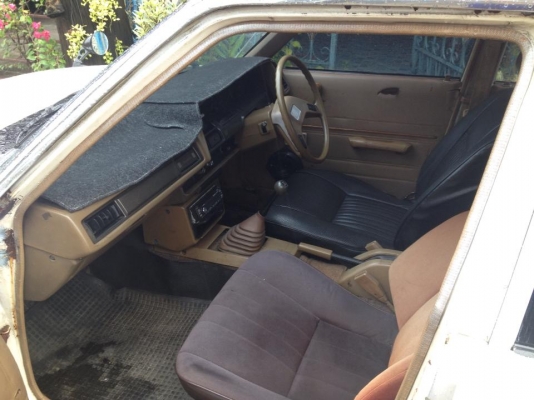 ขออณุญาติ ขาย ครับ toyota ke 70 สภาพพร้อมใช้ ไฟกลมเเท้ กระจกเรโททรงกระสุน ล้อ tom เเท้ หางหลังยุ่นเเท้ โลโก้ jaf เเท้ เเอรหนาวมากกกกก เครื่องเพิ่งโอเวอฮอลมา ไม่หลวม ควันไม่ไหล ระบบไฟครบๆไฟติดทุกดวง ภาษีไม่ขาด เครือง เดิม 5เกียร เเบตใหม่ ยางดี สีพอได้ ขับไ