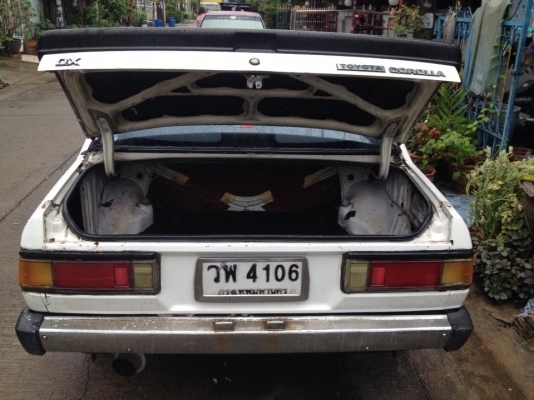 ขออณุญาติ ขาย ครับ toyota ke 70 สภาพพร้อมใช้ ไฟกลมเเท้ กระจกเรโททรงกระสุน ล้อ tom เเท้ หางหลังยุ่นเเท้ โลโก้ jaf เเท้ เเอรหนาวมากกกกก เครื่องเพิ่งโอเวอฮอลมา ไม่หลวม ควันไม่ไหล ระบบไฟครบๆไฟติดทุกดวง ภาษีไม่ขาด เครือง เดิม 5เกียร เเบตใหม่ ยางดี สีพอได้ ขับไ