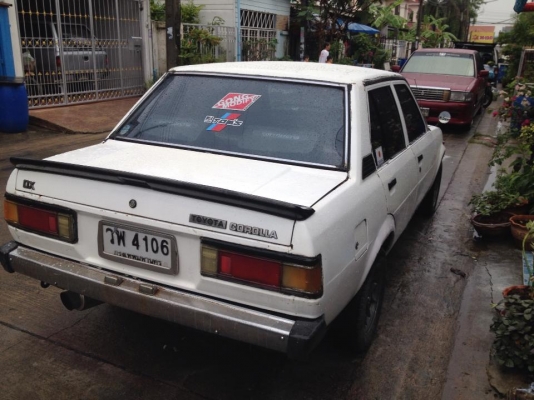 ขออณุญาติ ขาย ครับ toyota ke 70 สภาพพร้อมใช้ ไฟกลมเเท้ กระจกเรโททรงกระสุน ล้อ tom เเท้ หางหลังยุ่นเเท้ โลโก้ jaf เเท้ เเอรหนาวมากกกกก เครื่องเพิ่งโอเวอฮอลมา ไม่หลวม ควันไม่ไหล ระบบไฟครบๆไฟติดทุกดวง ภาษีไม่ขาด เครือง เดิม 5เกียร เเบตใหม่ ยางดี สีพอได้ ขับไ