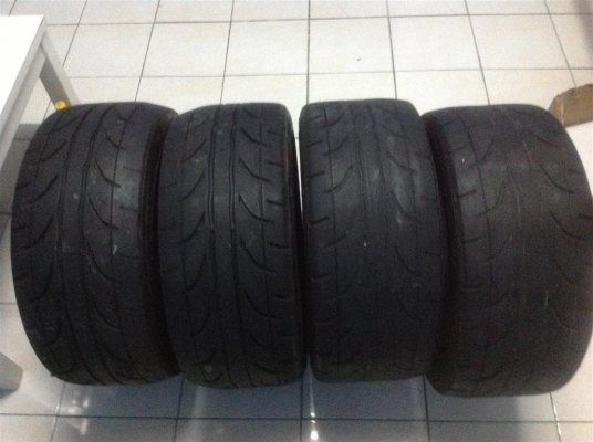 ขายยาง DUNLOP Z1 235/45/17 ปี 11 สภาพสวย ๆ ชุดละ 5000