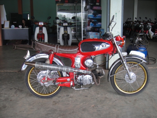 ขาย S 90 สีแดง เครื่องไนน์ 110  คลาสมือ มีเล่มเครื่อง