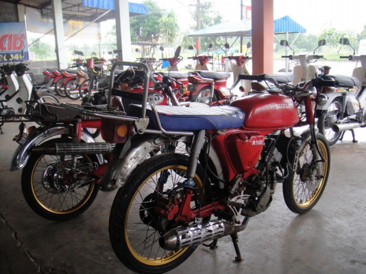 ขาย A 100 สีแดง เครื่องโซ 125 ดิสหน้า-หลัง มีเล่มเครื่อง ขาย A 100 สีแดง เครื่องโซ 125 ดิสหน้า-หลัง มีเล่มเครื่อง