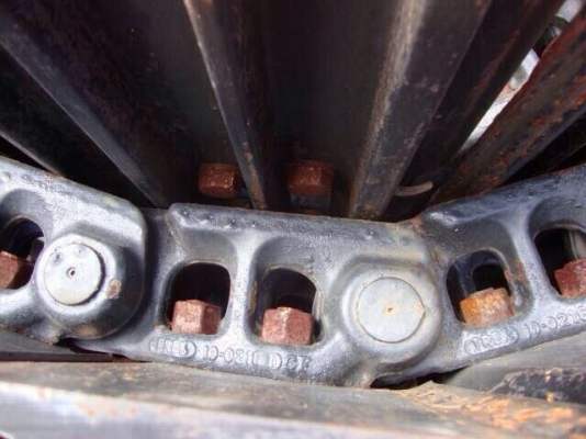 ขายด่วน!!! โซ่ติดแผ่น KOMATSU ของใหม่พร้อมใช้งานค่ะ