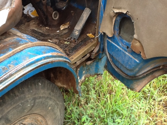 ขายด่วน NISSAN CABSTRA เครื่องcw30 เดิมๆใช้งานใด้ดี หัวกระดกใด้