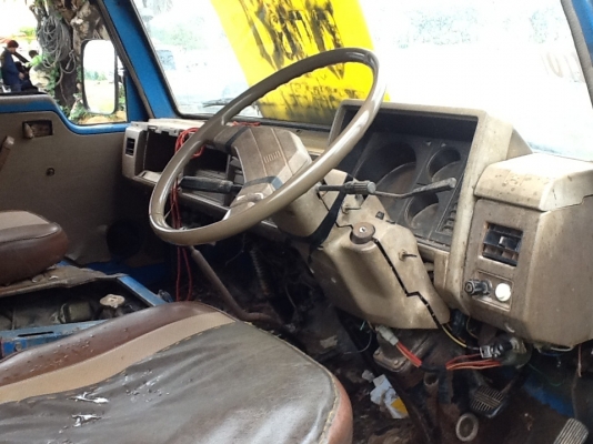 ขายด่วน NISSAN CABSTRA เครื่องcw30 เดิมๆใช้งานใด้ดี หัวกระดกใด้