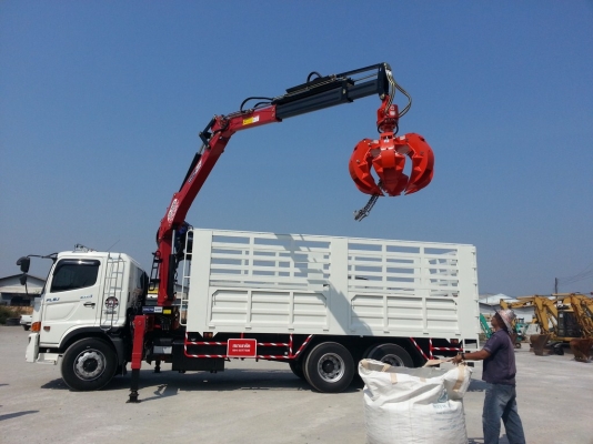 เครนติดหลังรถบรรทุก DONGYANG