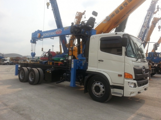 เครนติดหลังรถบรรทุก DONGYANG