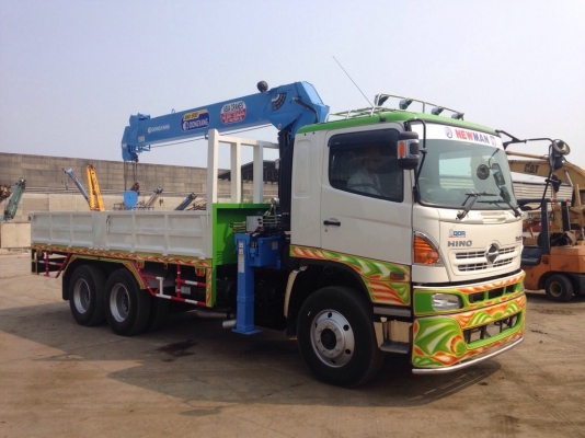 เครนติดหลังรถบรรทุก DONGYANG