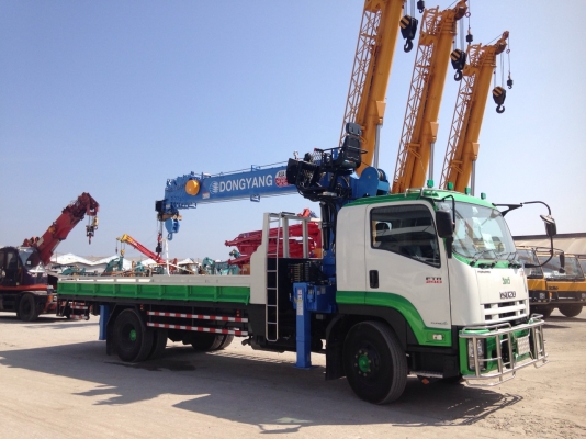 เครนติดหลังรถบรรทุก DONGYANG