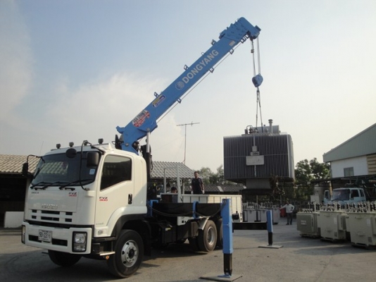 เครนติดหลังรถบรรทุก DONGYANG