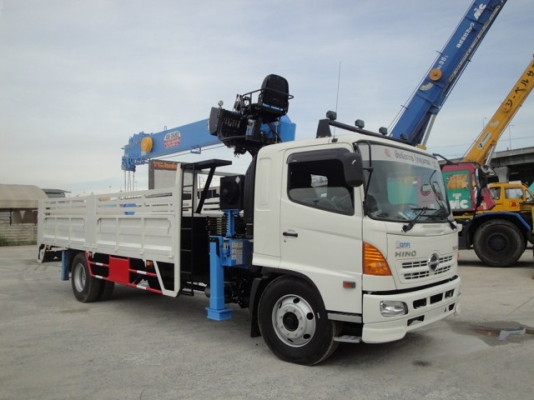 เครนติดหลังรถบรรทุก DONGYANG