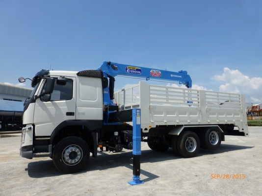 เครนติดหลังรถบรรทุก DONGYANG