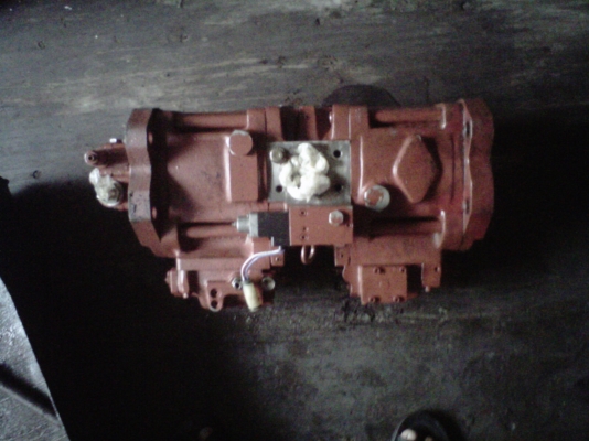 ขายปั๊มK3V ใส่รถSK200-2-3 และอีกหลายรุ่น ของใหม่แกะกล่อง ซื้อมาไม่ได้ใช้ สนใจติดต่อ บอย 085-156-2314