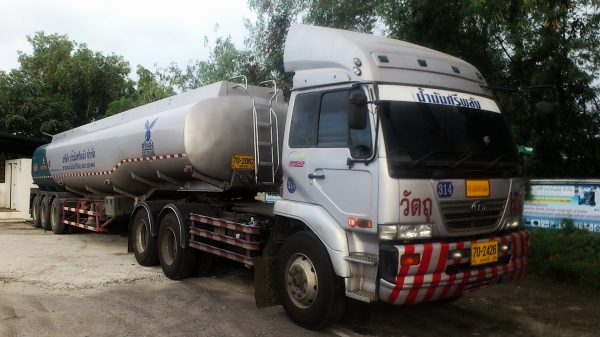 ต้องการขายรถน้ำมันหัวลาก NISSAN รุ่น UD EURO2 350แรงม้า พร้อมหาง