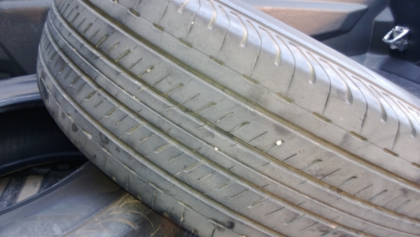 ยางกระบะขอบ 15