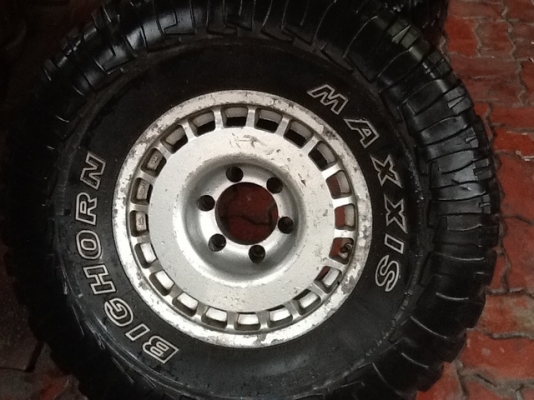 ขายล้อแท้  OZ racing  6 รู  พร้อมยาง  33.......... เชิญครับ