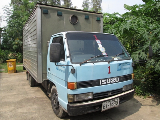 ขาย Isuzu NKR 6ล้อ 110แรง รถห้าง ตู้แห้ง ยาว4.20ม.ปี93.