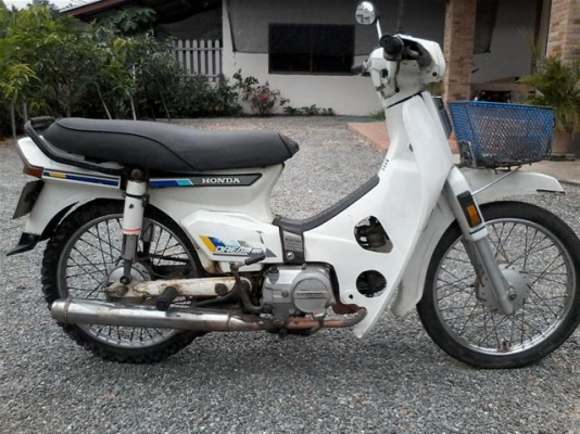 ขายดรีมคุรุสภาเล่มทะเบียน(ไม่ได้ตามชุดโอน)ภาษีขาดปี 38 เครื่องดีอะไหร่เดิมมีบังโซ่เดิมแต่ไม่ได้ใส่ ขาย 11000 บาท