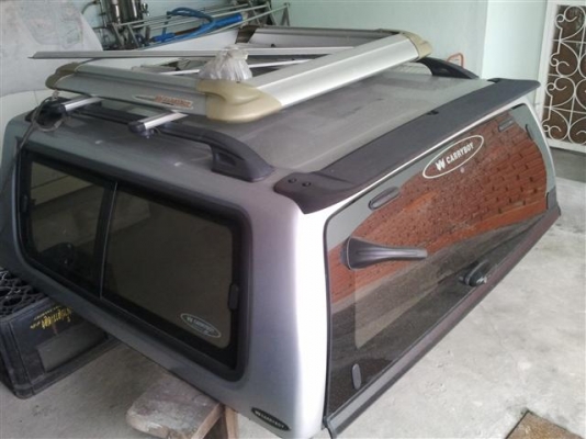 ขายหลังคาไฟเบอร์กลาส CARRYBOY ทรงเสมอเก๋ง สีบรอนซ์เงิน สำหรับรถ 4 ประตู ISUZU D-MAX  สภาพดีมาก ไม่ผุ ไม่ชำรุด ราคา 10,000.- (ไม่รวมติดตั้ง)