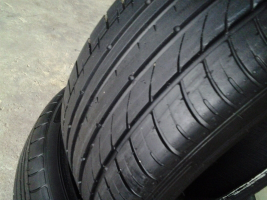 ยาง  205/45/17  ปี 12  นุ่มๆยึดเกาะถนนดี วิ่งเงียบ