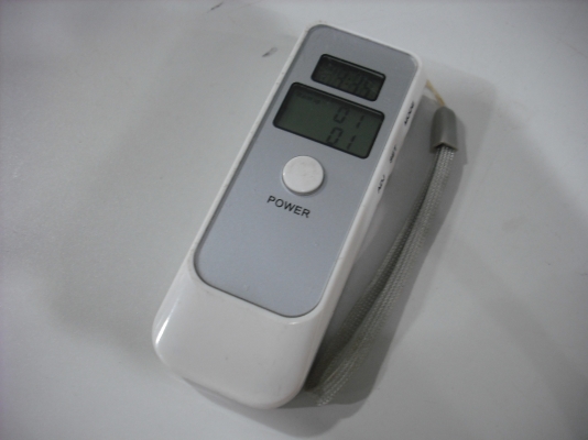 เครื่องตรวจวัดปริมาณแอลกอฮอล์แบบพกพา