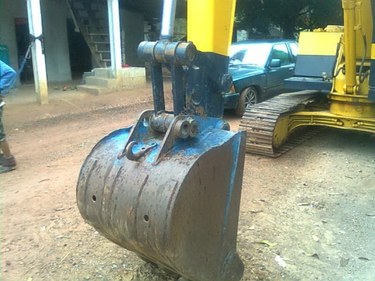 ขายแม็คโคร KOMATSU PC60 รุ่น 3พร้อมใช้