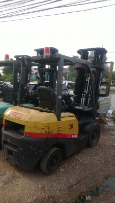 รถยก TCMfd25z5 น้ำหนักยก 2.5 ตัน เสาสูง 4 เมตร เครื่องดีเซล เกียร์ออโต้