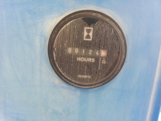 ขายรถกระเช้า "GENIE" เก่าเก็บ สภาพ 90\% (มี 6 ล้อ / Backhole มาแลกกันก็ได้)