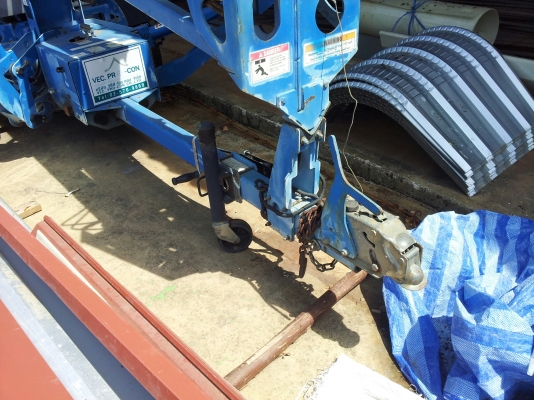 ขายรถกระเช้า "GENIE" เก่าเก็บ สภาพ 90\% (มี 6 ล้อ / Backhole มาแลกกันก็ได้)