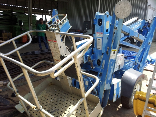 ขายรถกระเช้า "GENIE" เก่าเก็บ สภาพ 90\% (มี 6 ล้อ / Backhole มาแลกกันก็ได้)