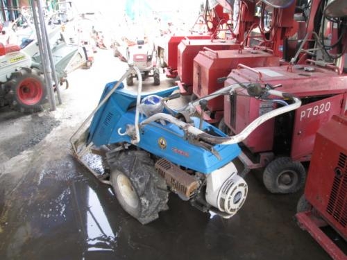 รถเกี่ยวข้าวเดินตาม รหัสสินค้า :13001384 ISEKI www.nihonmono.com