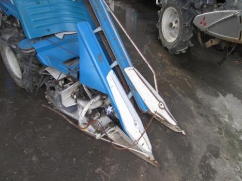 รถเกี่ยวข้าวเดินตาม รหัสสินค้า :13001384 ISEKI www.nihonmono.com