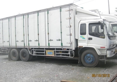 ขายสิบล้อ Isuzu FVM 230 Uro2 ปี47 ตู้สิบบานยาว 7.5 เมตร โทร 088-4501277