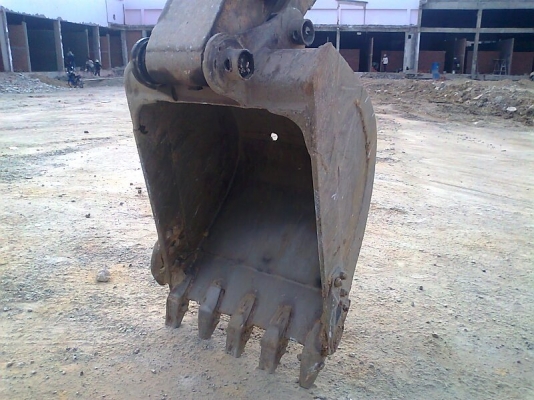 รถแคโฮ CAT E200B มีลายหัวเจาะ