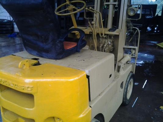 ขายรถโฟคลิ๊ฟ 1.5 ตัน โกมัสสุ - เครื่องยนต์ดีเซล3สูบ อีซูสุ แต่ประกอบไม่เสร็จช่างทิ้งงาน ขาย โล ละ 13 บาท หรือ ขายยกชุด 35000 บาท ขายรถโฟคลิ๊ฟ 1.5 ตัน โกมัสสุ - เครื่องยนต์ดีเซล3สูบ อีซูสุ แต่ประกอบไม่เสร็จช่างทิ้งงาน ขาย โล ละ 13 บาท หรือ ขายยกชุด 35000 บาท