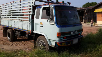 ขายรถบรรทุกหกล้อ Isuzu rocky เครื่อง 165 แรง ยาง 9.00 สโลด์เดิม กระบะไม่ดั๊มพ์ยาว 5.50 เมตร