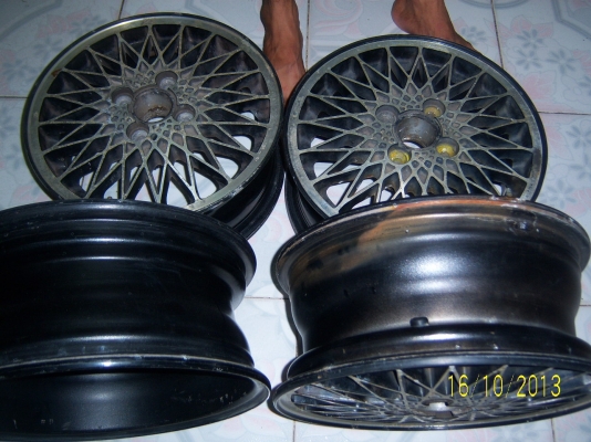 แม็กขอบ 15 x 6  เอาไปแต่งกันคับ ถูกๆ  4 วง  เอาไปแต่งเพิ่ม 4รู114