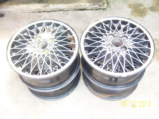 แม็กขอบ 15 x 6  เอาไปแต่งกันคับ ถูกๆ  4 วง  เอาไปแต่งเพิ่ม 4รู114