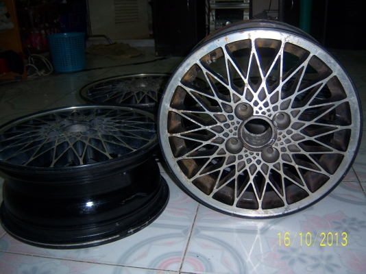 แม็กขอบ 15 x 6  เอาไปแต่งกันคับ ถูกๆ  4 วง  เอาไปแต่งเพิ่ม 4รู114