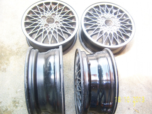 แม็กขอบ 15 x 6  เอาไปแต่งกันคับ ถูกๆ  4 วง  เอาไปแต่งเพิ่ม 4รู114