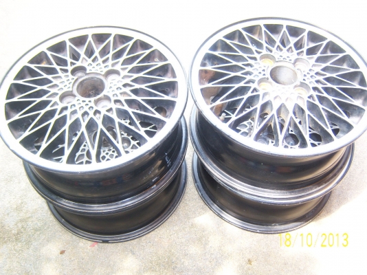 แม็กขอบ 15 x 6  เอาไปแต่งกันคับ ถูกๆ  4 วง  เอาไปแต่งเพิ่ม 4รู114