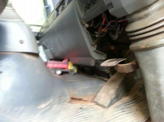 รถฮีโน่ 10 ล้อดั้ม FM1M  220 แรงม้า. ปี 38  นใจติดต่อ 081 - 6079515