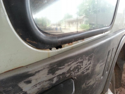 รถฮีโน่ 10 ล้อดั้ม FM1M  220 แรงม้า. ปี 38  นใจติดต่อ 081 - 6079515