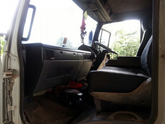 รถฮีโน่ 10 ล้อดั้ม FM1M  220 แรงม้า. ปี 38  นใจติดต่อ 081 - 6079515